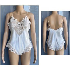 Vintage Vanity Fair Bodysuit -A Wardrobe Classic